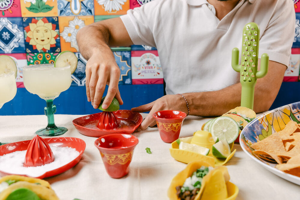 Prepara - Margarita Amigo 3 in 1 Salt Rimmer, Juicer & Shot Glass