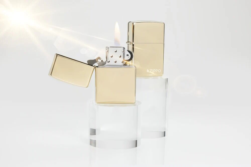 Zippo Lighter - Classic High Polish Champagne
