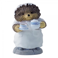 Beatrix Potter Mini Figurine - Mrs. Tiggy-Winkle Pouring Tea