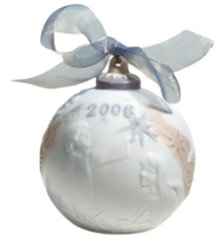 Lladro Christmas Ball Glazed 2006 Ornament