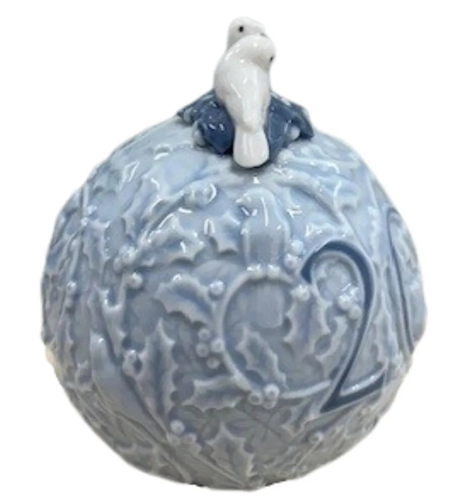 Lladro Christmas Ball 2008 Ornament