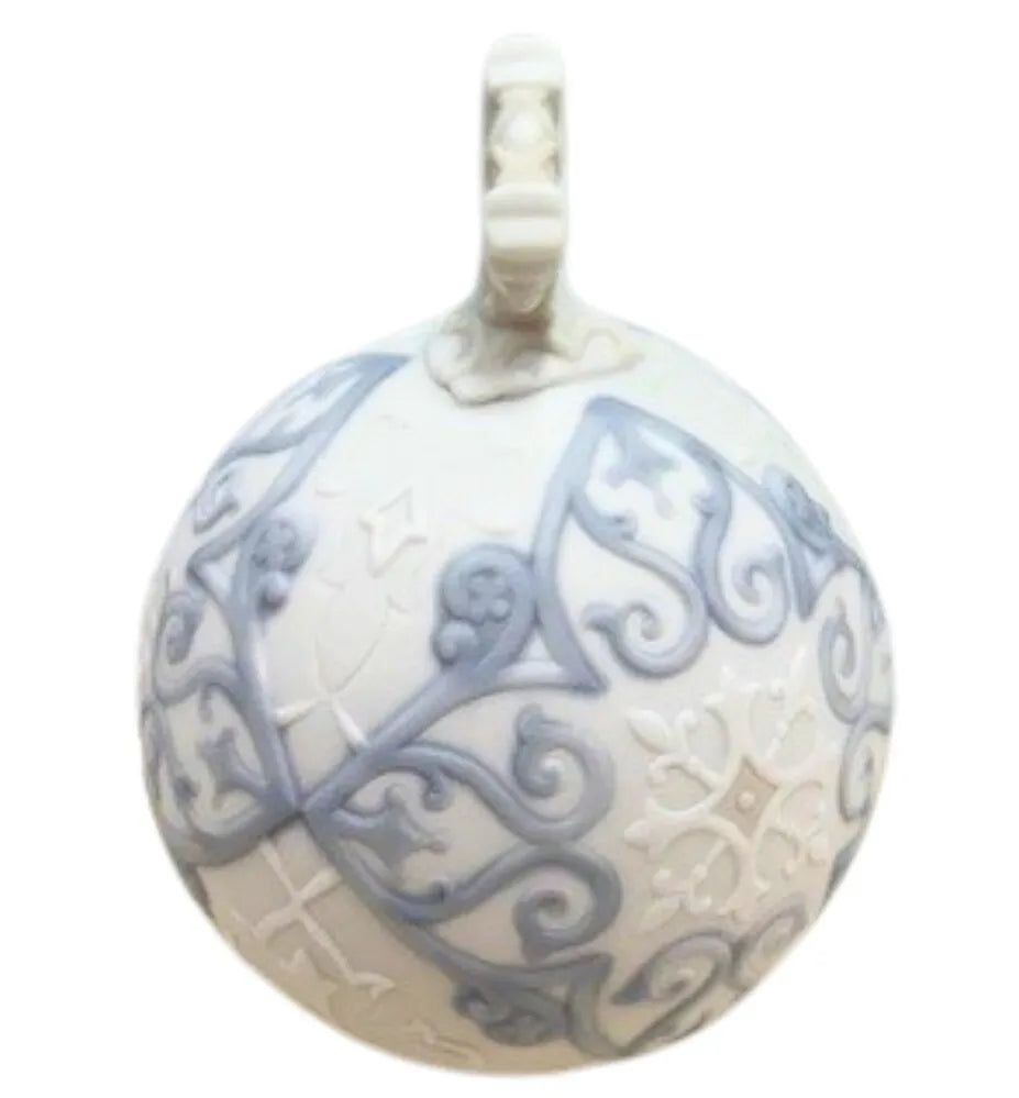 Lladro Christmas Ball 2005 Ornament
